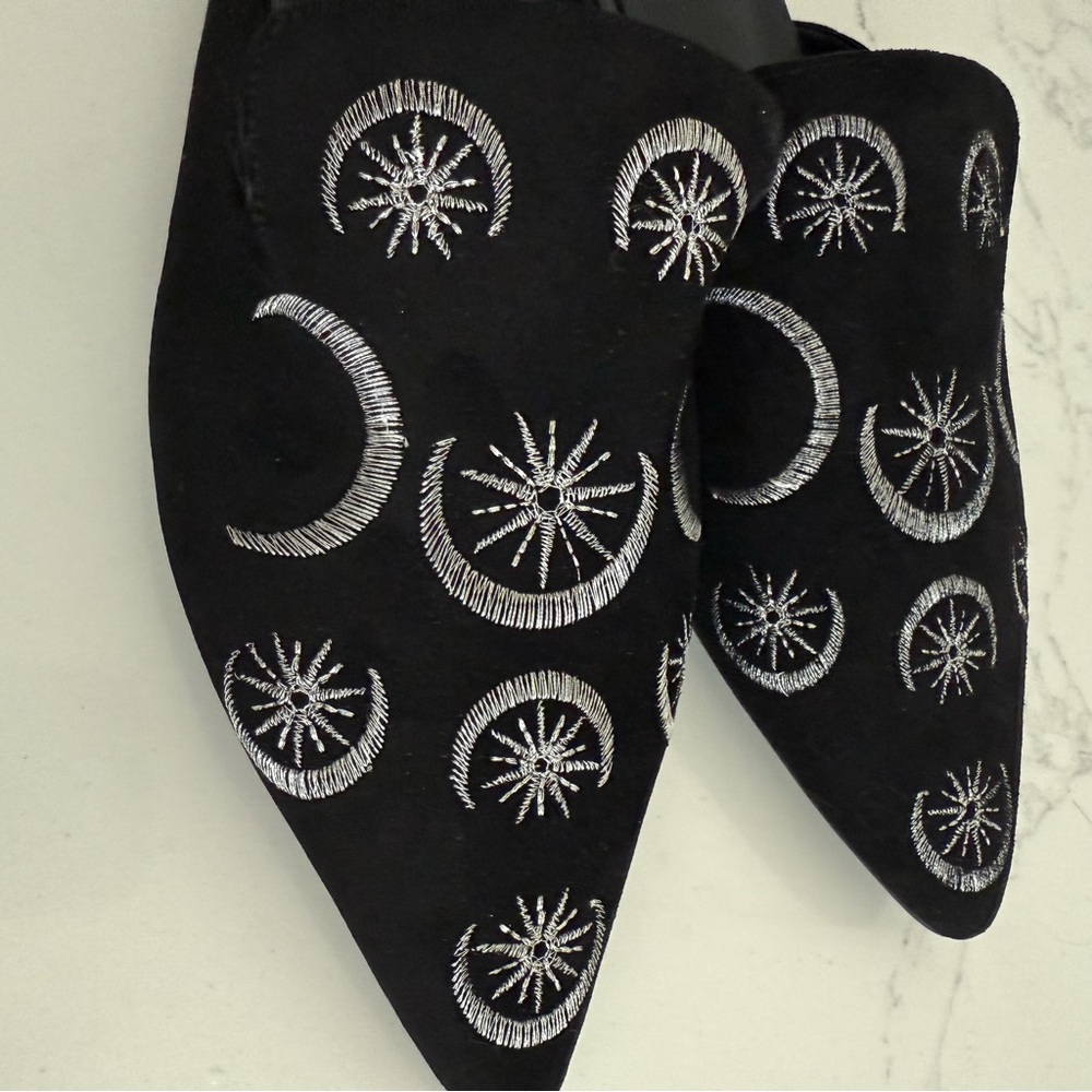 EMBROIDERED HECATE TRIPLE MOON + STAR MULES Narrow women’s 9 narrow - Picture 3 of 9
